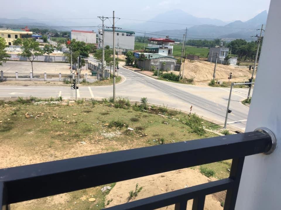 Nha Nghi Cu Ti Bed & Breakfast Ban Cong Na Exterior photo